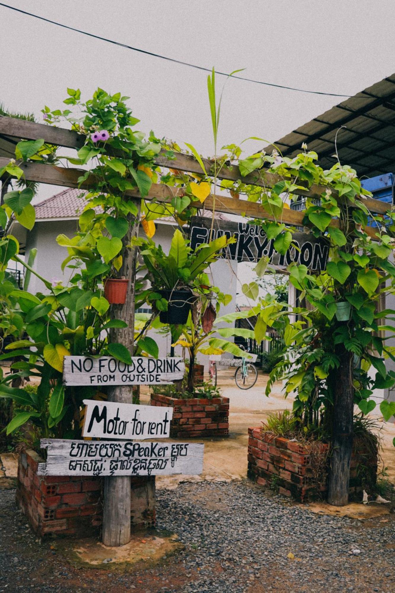 Hostel Funky Moon Kampot Exteriér fotografie