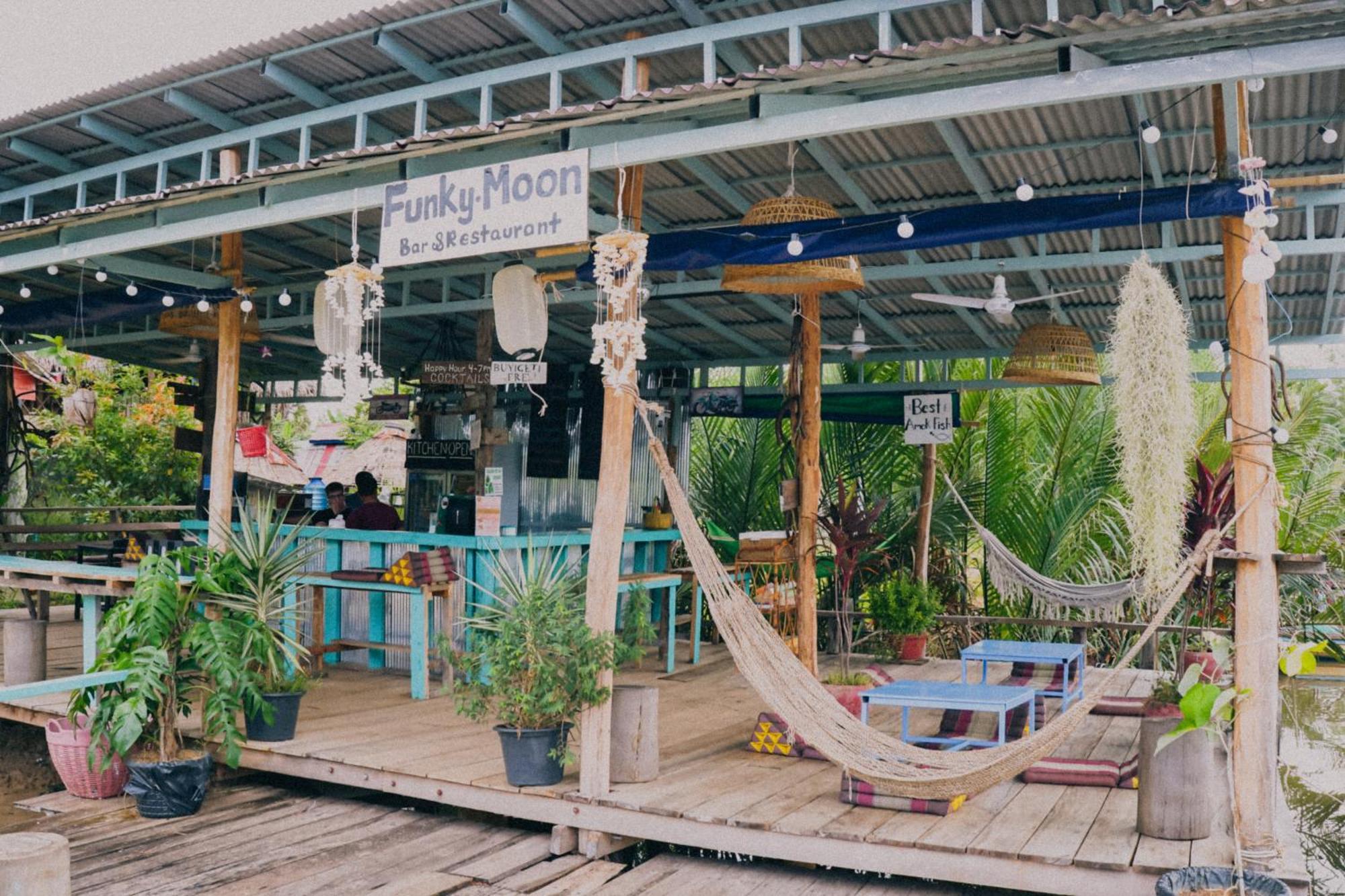 Hostel Funky Moon Kampot Exteriér fotografie